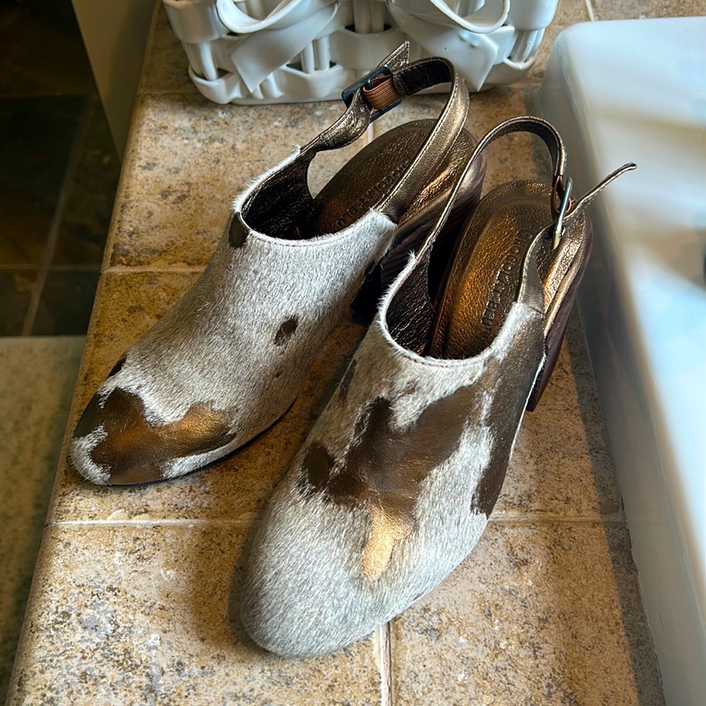 Chocolate Blu calf hair sling backs. Size 6. NWB